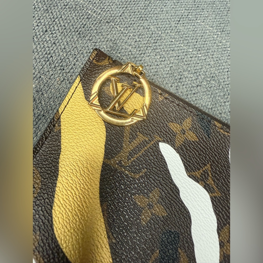 Louis Vuitton Neverfull monogram LOL pouch - Picture 4 of 6